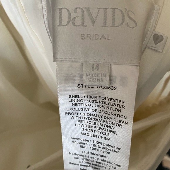 David’s Bridal Wedding Dress - Picture 5 of 6